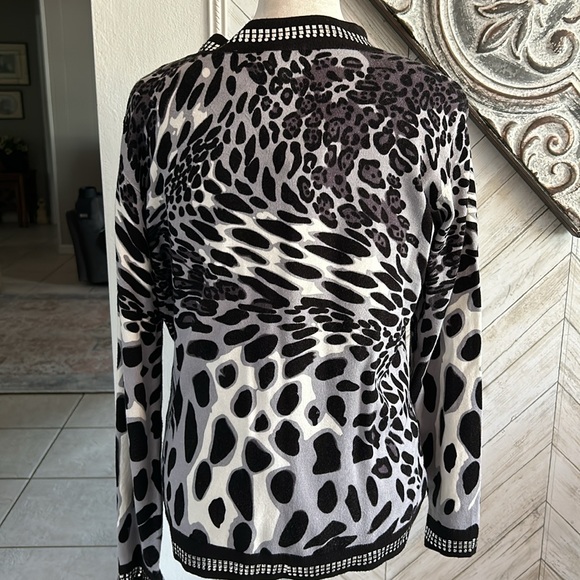 Peck & peck open front embellished leopard print sweater Medium - Picture 3 of 6